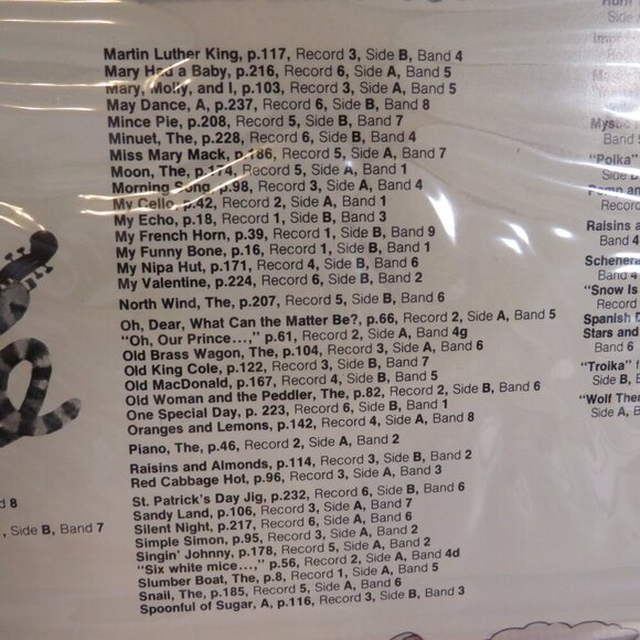 Spectrum of Music LEVEL 2, complete (7 records) Macmillan Music Classroom - Picture 6 of 12